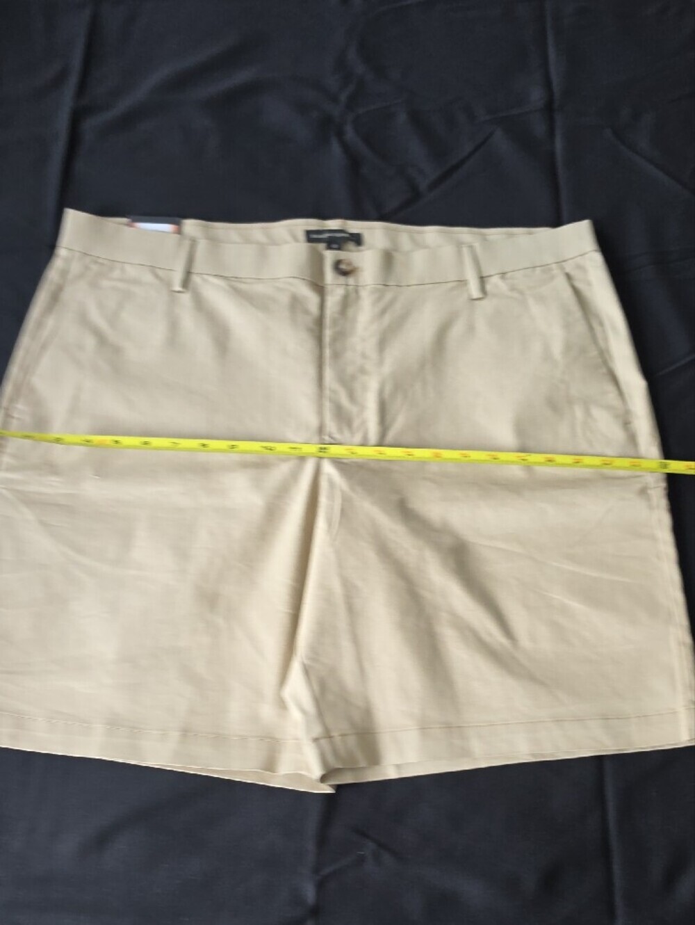 Banana Republic Men's Khaki Flat-Front Shorts - Picture 11 of 12